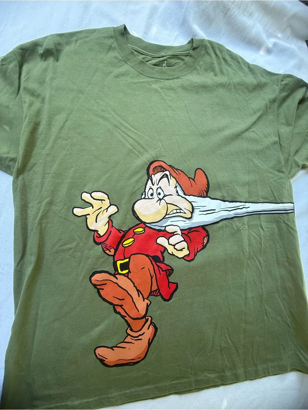 Size 2X Disneyland Grumpy Dopey Dwarf Graphic Olive Green Men’s T-Shirt